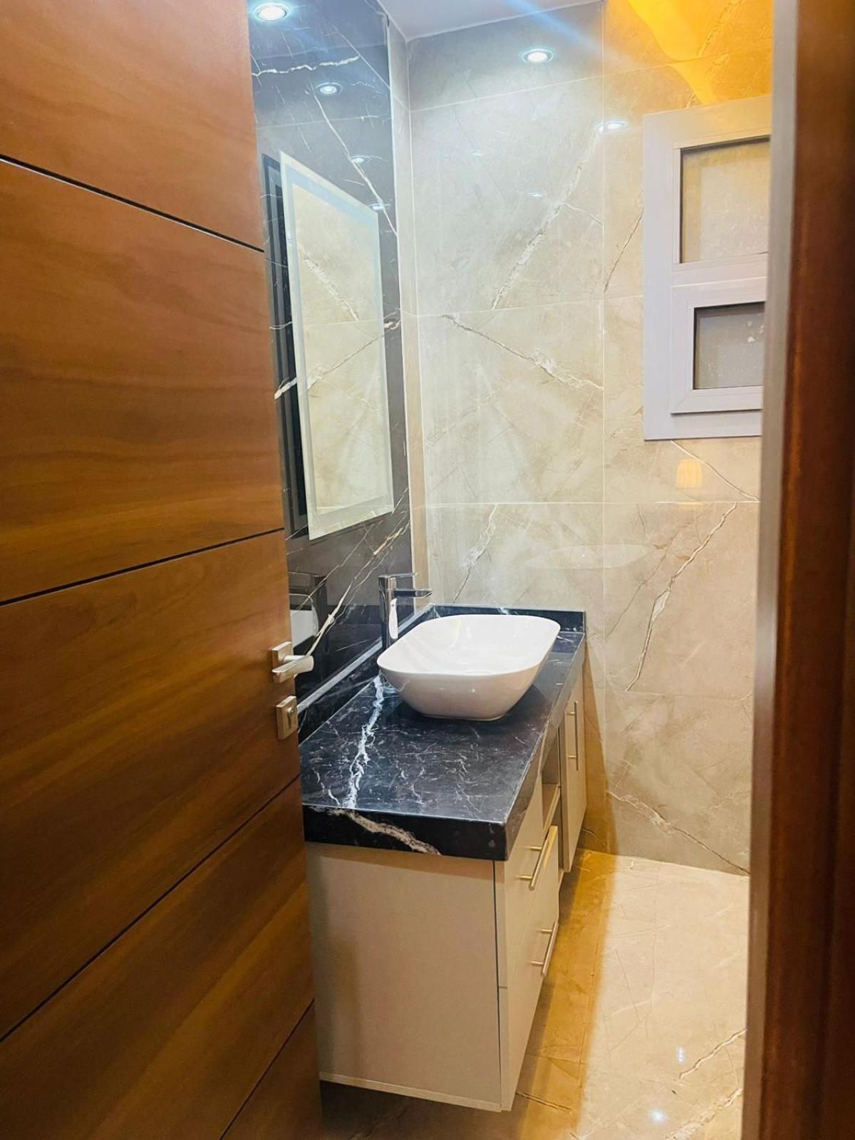 Premium L One Kattamya, Nasr 